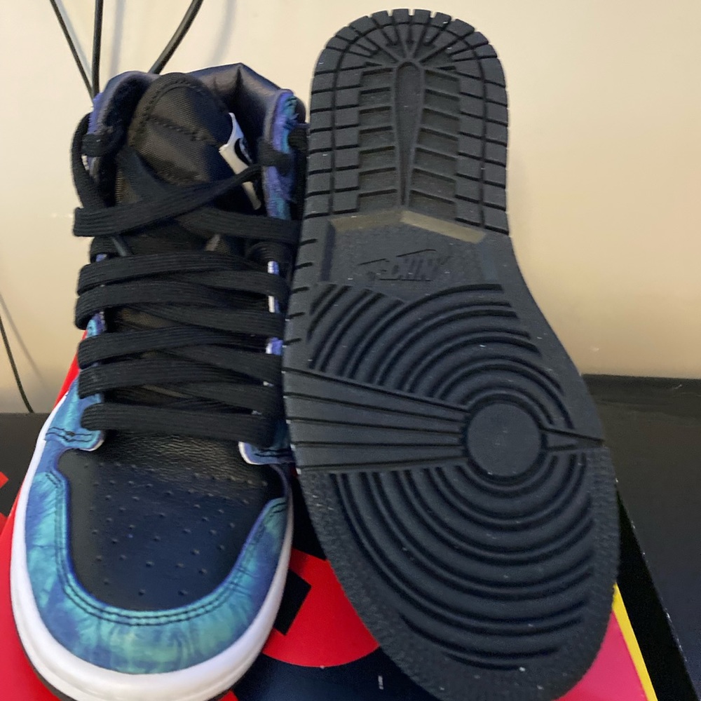 Authentic Air Jordan 1 Retro high og Tir dye sz5.5w/4m